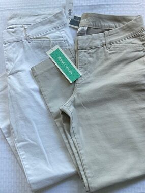Old Navy Women Pixie Chinos  in White and Light Khaki